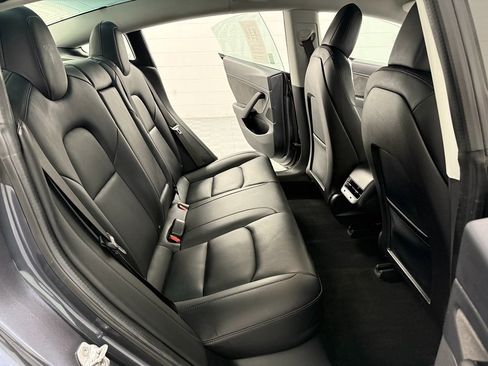 Used 2018 Tesla Model 3 Long Range image 13