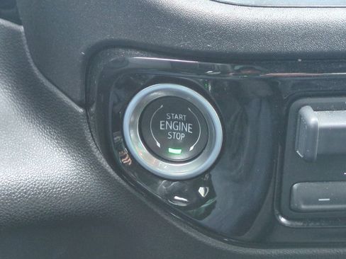 Used 2025 Chevrolet Silverado 1500 LT RWD image 27