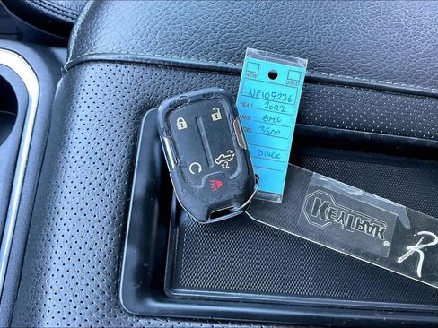 Used 2022 GMC Sierra 3500 Denali image 35