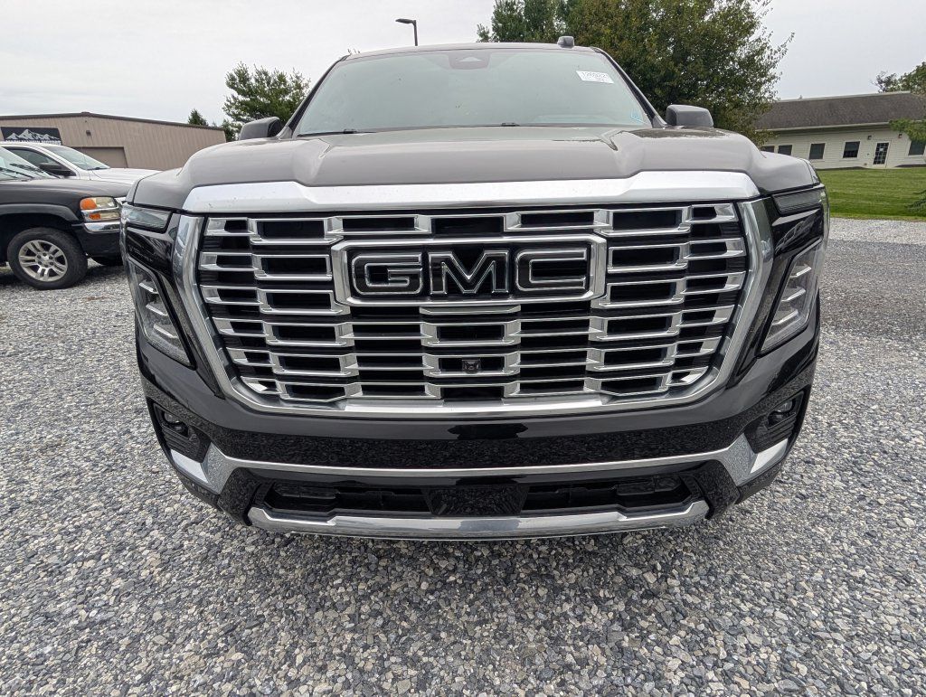 Used 2026 GMC Yukon Denali w/ Sun & Power Step Package AWD/4WD image 11