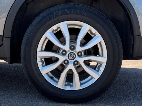 Used 2019 Nissan Rogue SV AWD/4WD image 11