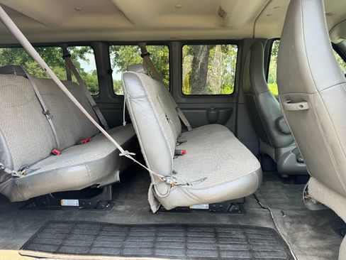 Used 2019 Chevrolet Express 3500 LT w/ LT Preferred Equipment Group RWD image 15