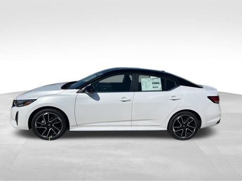 New 2025 Nissan Sentra SR image 2