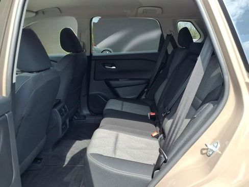 Used 2025 Nissan Rogue SV image 5