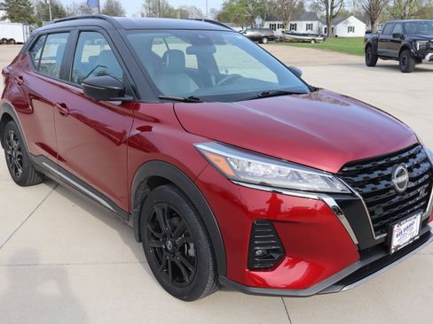 Used 2023 Nissan Kicks SR w/ SR Premium Package image 3