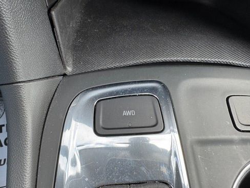 Used 2023 Chevrolet Equinox LT image 34