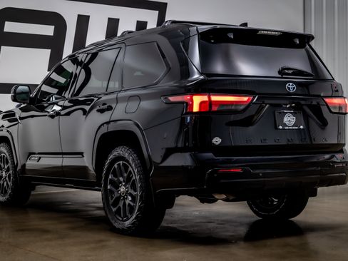 Used 2023 Toyota Sequoia Platinum image 34