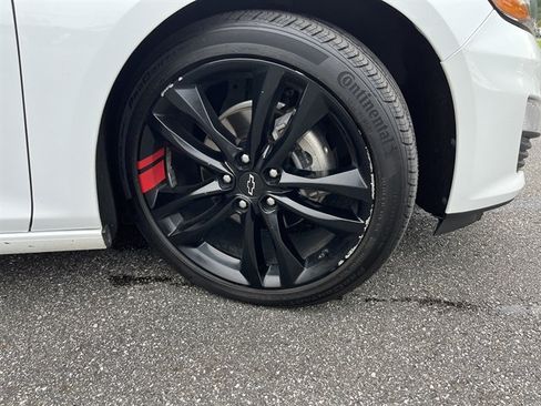 Used 2021 Chevrolet Malibu LT w/ Redline Edition FWD image 5
