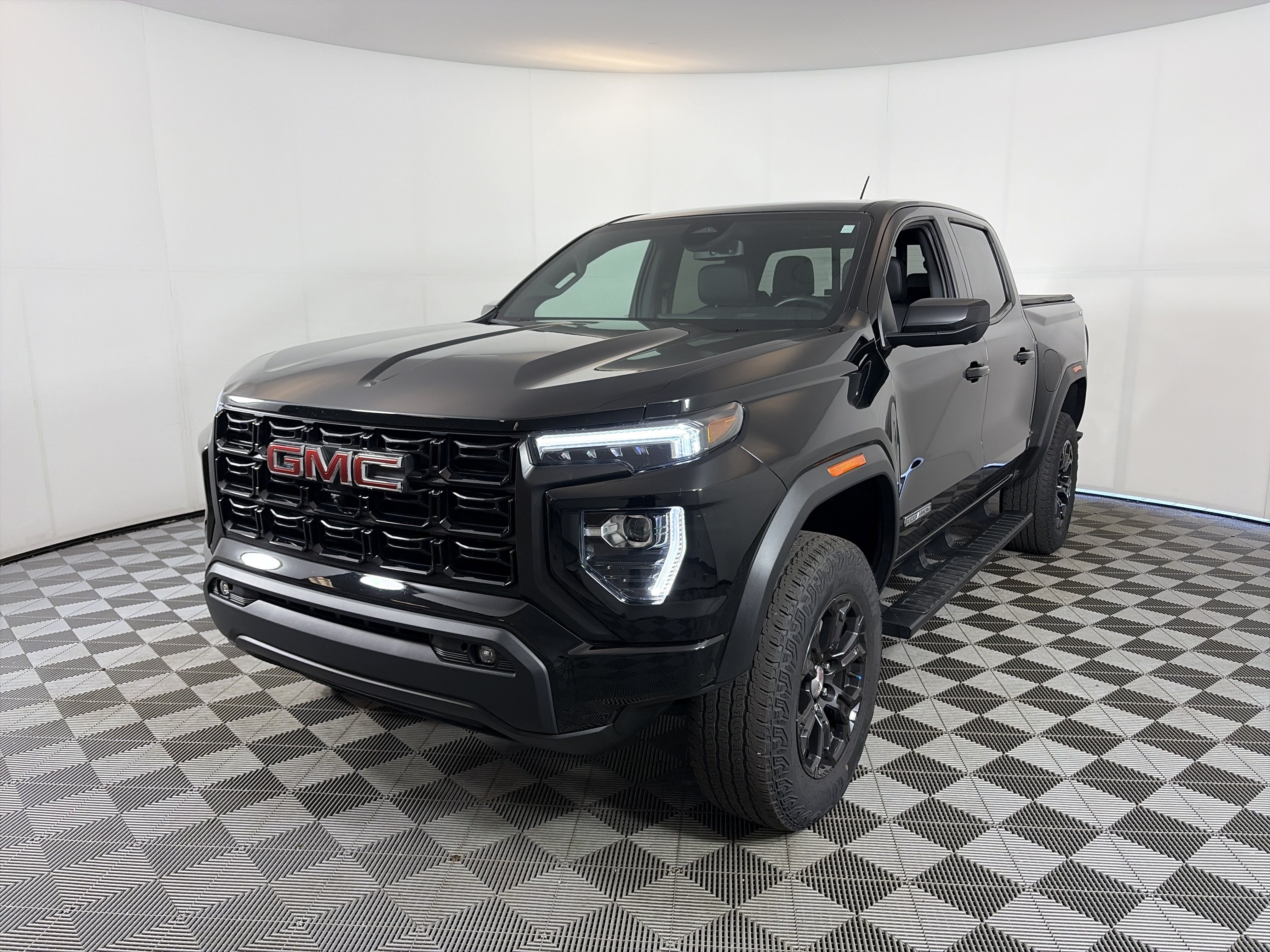 Certified 2023 GMC Canyon Elevation w/ Elevation Premium Package AWD/4WD image 2