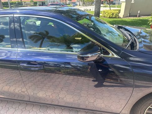 Used 2025 Lexus ES 350 w/ Premium Package FWD image 11