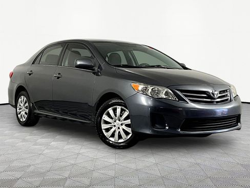 Used 2013 Toyota Corolla LE FWD image 3