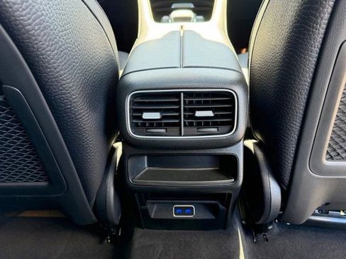 Used 2024 Mercedes-Benz GLE 580 4MATIC image 36