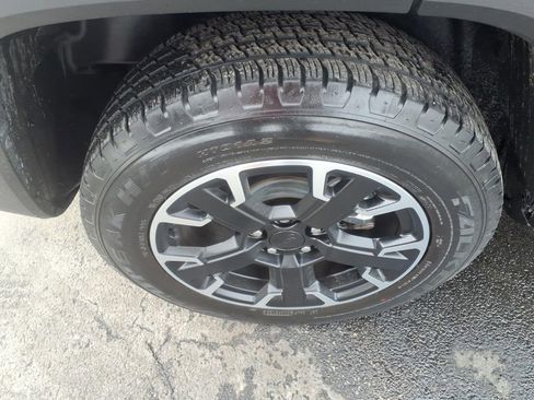 Used 2023 Jeep Renegade Latitude AWD/4WD image 26