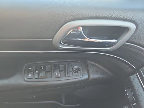 Used 2020 Jeep Grand Cherokee Limited image 30