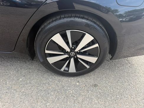 Used 2022 Nissan Altima 2.5 SV w/ SV Premium Package FWD image 9