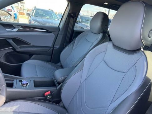 New 2026 Volkswagen Tiguan SE R-Line AWD/4WD image 7