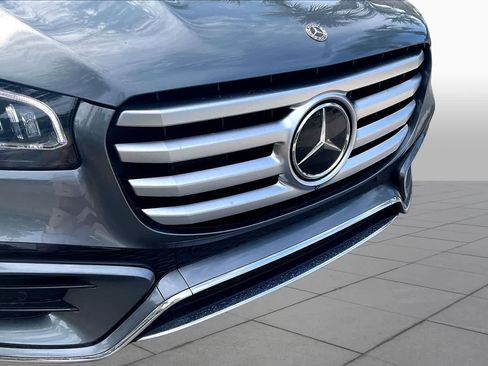 Used 2025 Mercedes-Benz GLS 450 4MATIC image 30