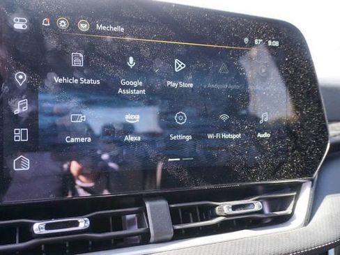 Used 2025 Chevrolet Equinox LT w/ Safety and Technology Package FWD image 11