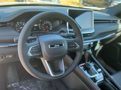 New 2025 Jeep Compass Latitude w/ Altitude Special Edition image 20