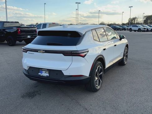 New 2026 Chevrolet Equinox EV LT image 8