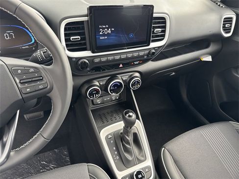 New 2025 Hyundai Venue Limited image 20