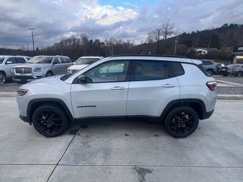 New 2026 Jeep Compass Latitude image 6