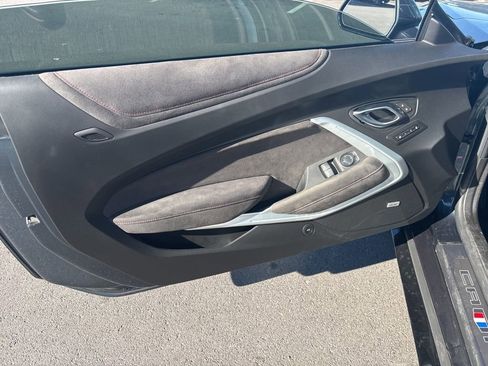 Used 2021 Chevrolet Camaro ZL1 RWD image 4