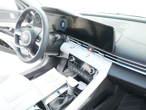 New 2026 Hyundai Elantra Limited image 27