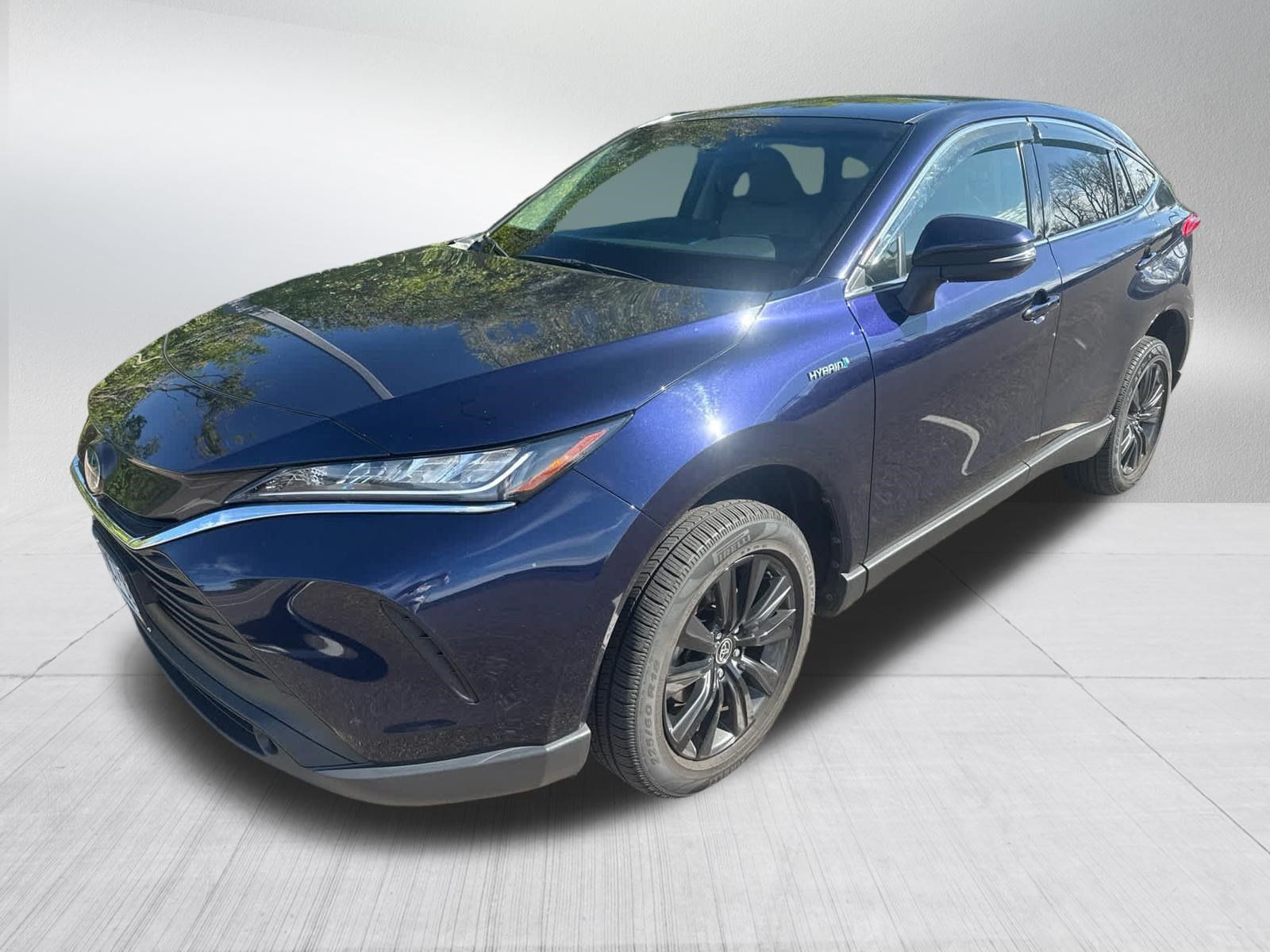 Used 2021 Toyota Venza LE w/ Carpet Mat Package (TMS) AWD/4WD image 2