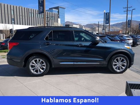 Used 2022 Ford Explorer XLT w/ Equipment Group 202A image 2