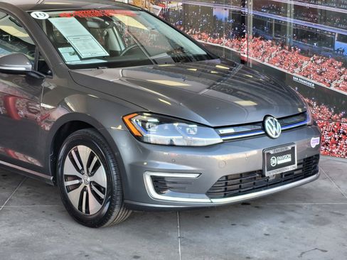 Used 2019 Volkswagen e-Golf SEL Premium image 3
