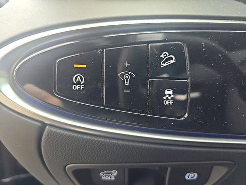 Used 2025 Genesis GV70 3.5T Sport w/ Sport Advanced Package image 17