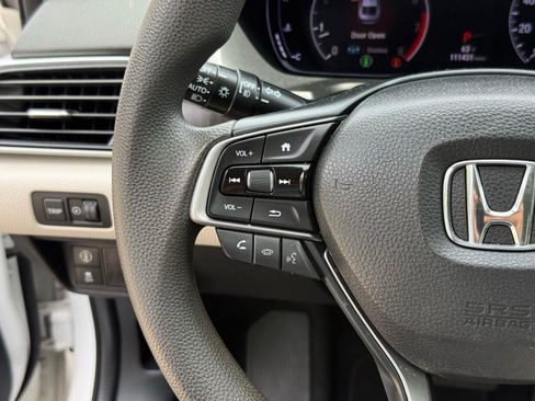 Used 2019 Honda Accord EX image 32