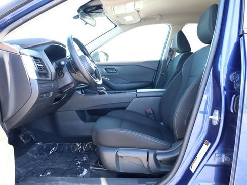 Used 2023 Nissan Rogue S image 12