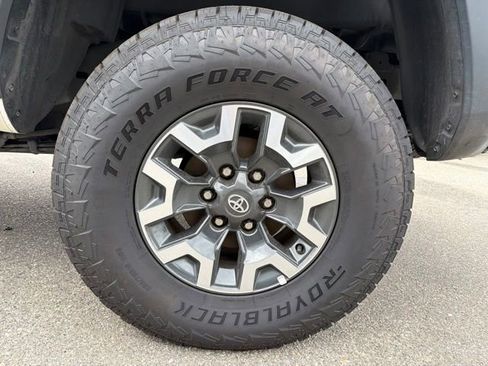 Used 2023 Toyota Tacoma TRD Off-Road w/ Advanced Technology Package AWD/4WD image 22