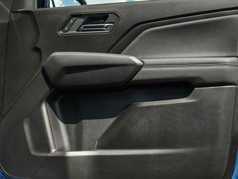 New 2025 GMC Canyon Elevation w/ Convenience Package image 8