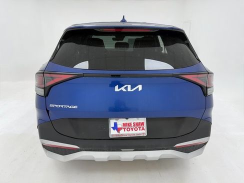 Used 2023 Kia Sportage EX image 4