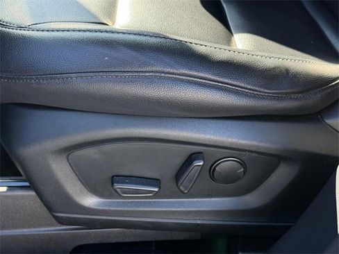 Used 2020 Ford Explorer XLT w/ Equipment Group 202A image 16