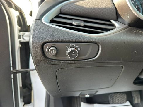 Used 2020 Chevrolet Malibu LS image 29