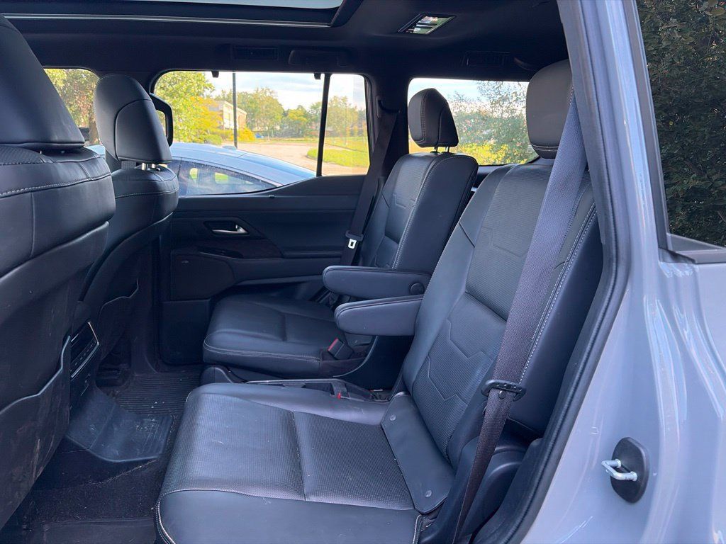 Used 2024 Lexus GX 550 w/ Accessory Package (Z1) AWD/4WD image 7