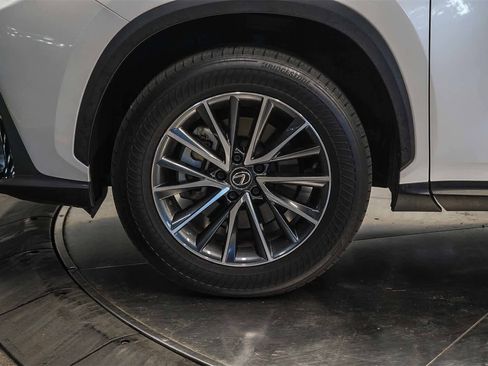 Used 2025 Lexus NX 250 FWD image 9