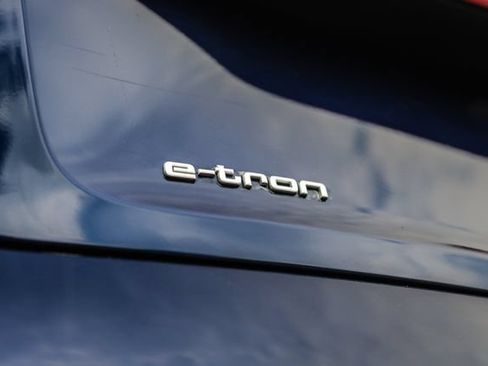 Used 2022 Audi e-tron Premium Plus AWD/4WD image 31