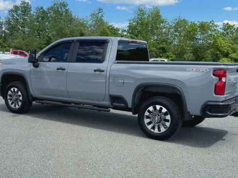 Used 2025 Chevrolet Silverado 2500 Custom AWD/4WD image 6