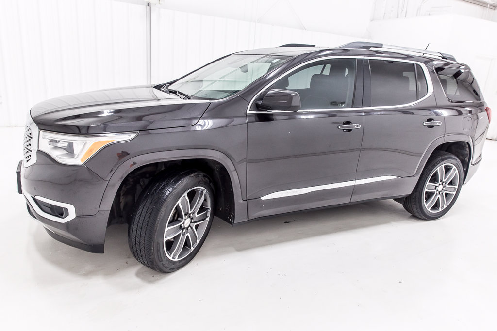 Used 2019 GMC Acadia Denali w/ Technology Package FWD image 3