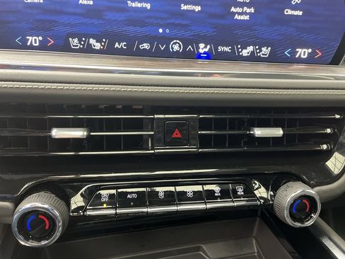 Certified 2025 Chevrolet Suburban Premier w/ Sun And Tow Package image 26