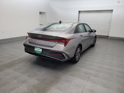 Used 2024 Hyundai Elantra SEL FWD image 9