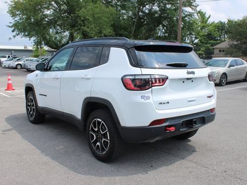 Used 2025 Jeep Compass Trailhawk w/ Trailhawk Convenience Group AWD/4WD image 37
