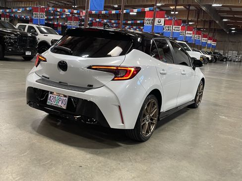 Used 2024 Toyota Corolla SE w/ SE Package FWD image 5