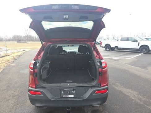 Used 2015 Jeep Cherokee Latitude w/ Cold Weather Group image 8