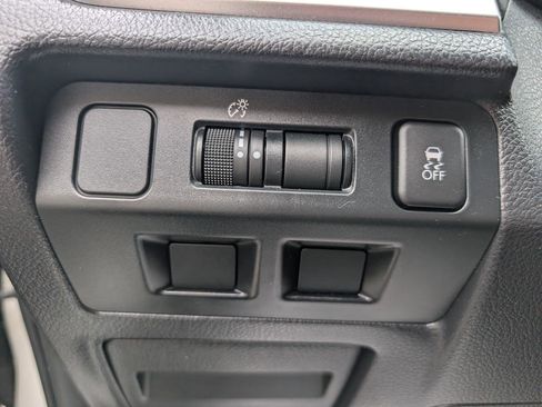 Used 2017 Subaru Crosstrek 2.0i Premium AWD/4WD image 31